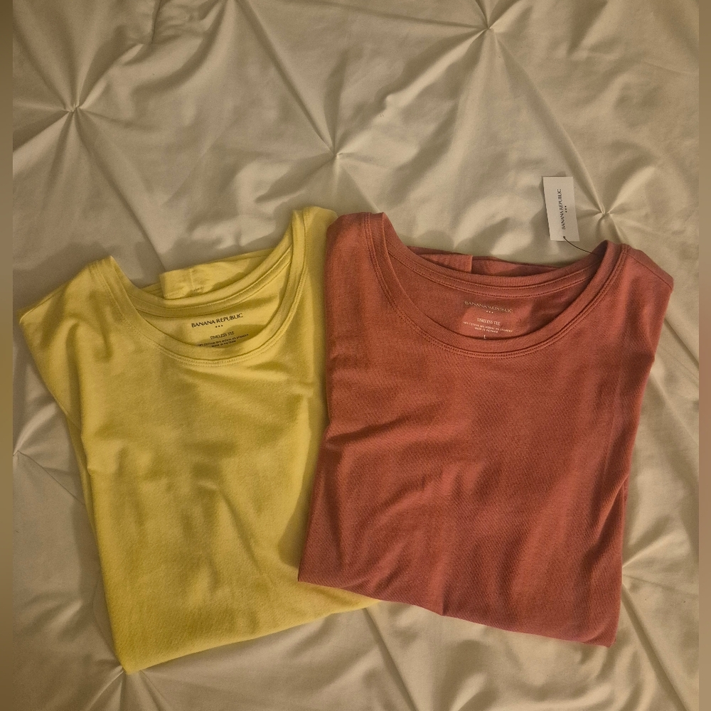 Banana Republic | 2 × T-Shirts